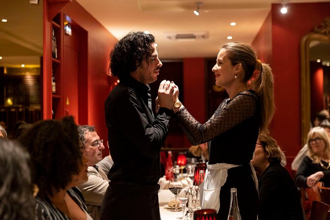Paris Dinner Show Opera Bel Canto - Opera arrives with the first course