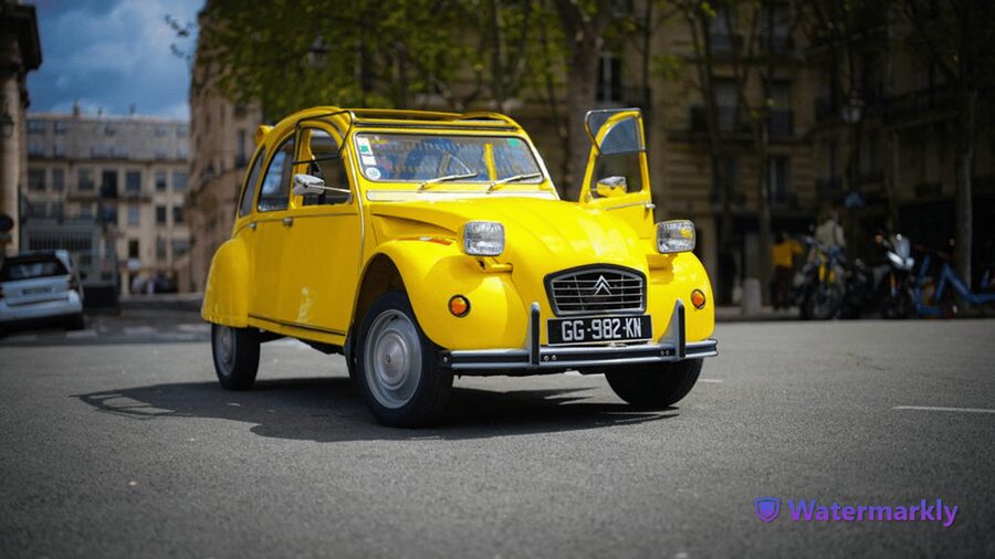 Paris: Discover Paris 2CV - From Hotel Door to Paris Boulevard