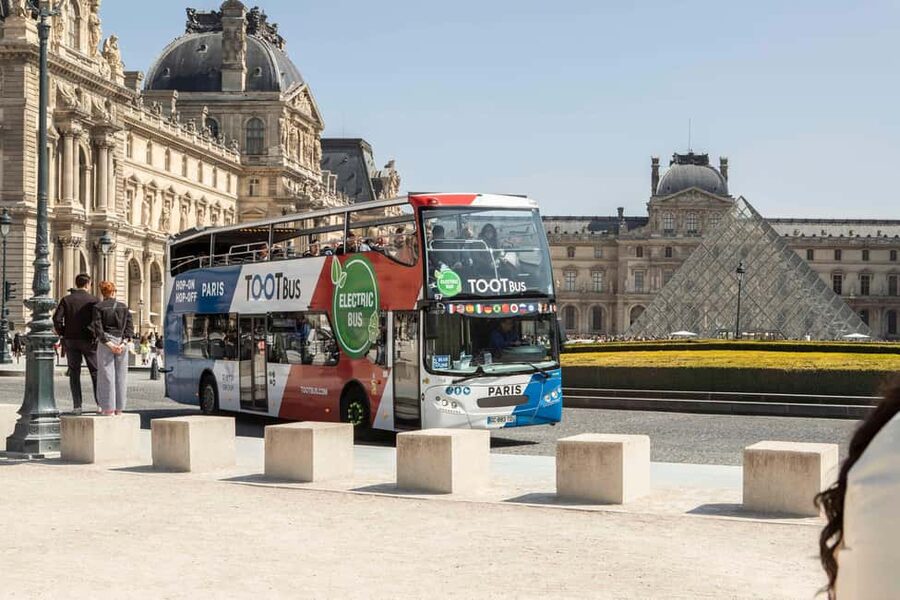 Paris: Discovery Hop-On Hop-Off and Paris by Night Tour - Key points at a glance