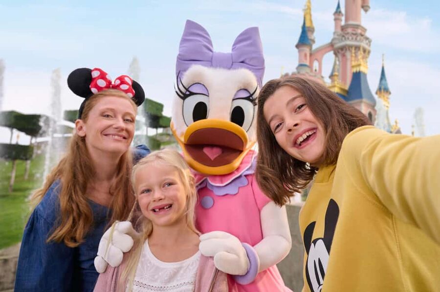 Paris: Disneyland Paris Ticket with Transfer - What your day inside the parks can include