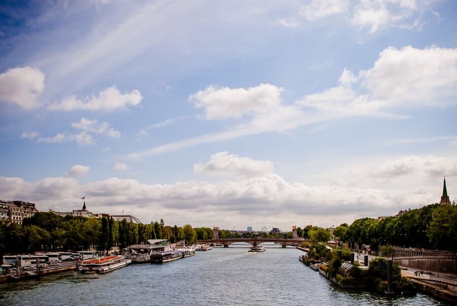 Paris: E-bike tour - Monumental and Hidden Paris - What the guides add to the ride
