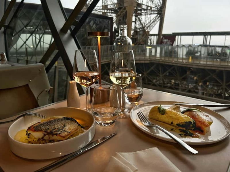 Paris: Early Dinner at Madame Brasserie in the Eiffel Tower - What comes with the drinks package