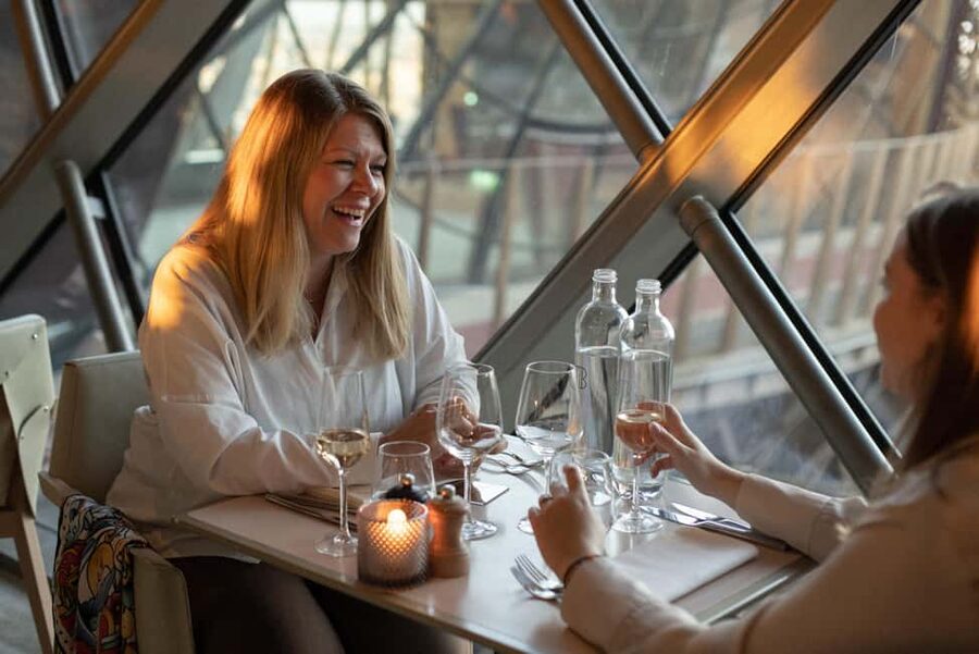 Paris: Early Dinner at Madame Brasserie in the Eiffel Tower - Service and special celebrations