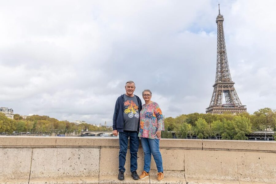 Paris: Eiffel Area Private Photoshoot - What Syed adds beyond a camera