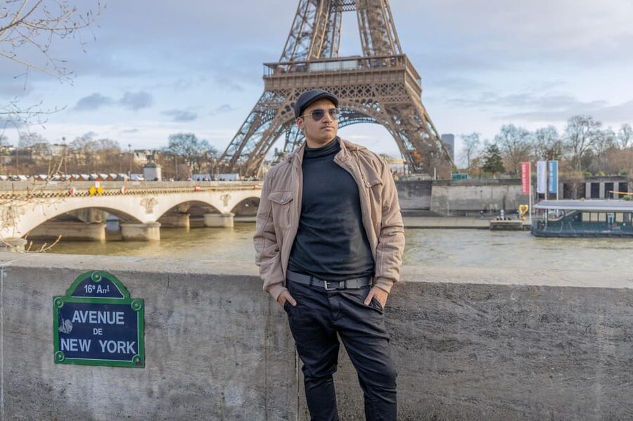 Paris: Eiffel Area Private Photoshoot - Who should book this private shoot?