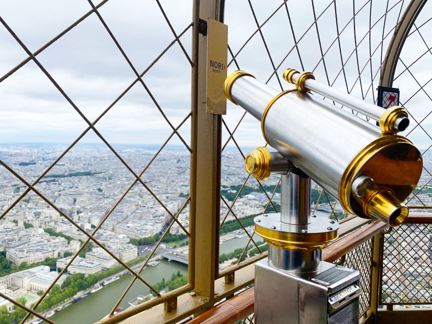 Paris: Eiffel Tower 2nd Floor Access or Summit Access - Meeting your guide near Avenue de la Bourdonnais