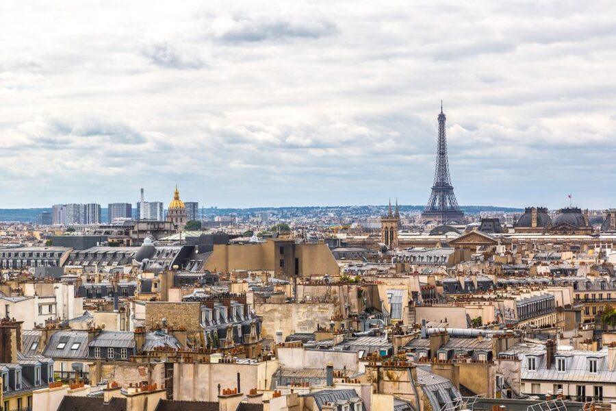 Paris: Eiffel Tower Access w/ Audioguide and Optional Cruise - Using the audio guide without losing your freedom