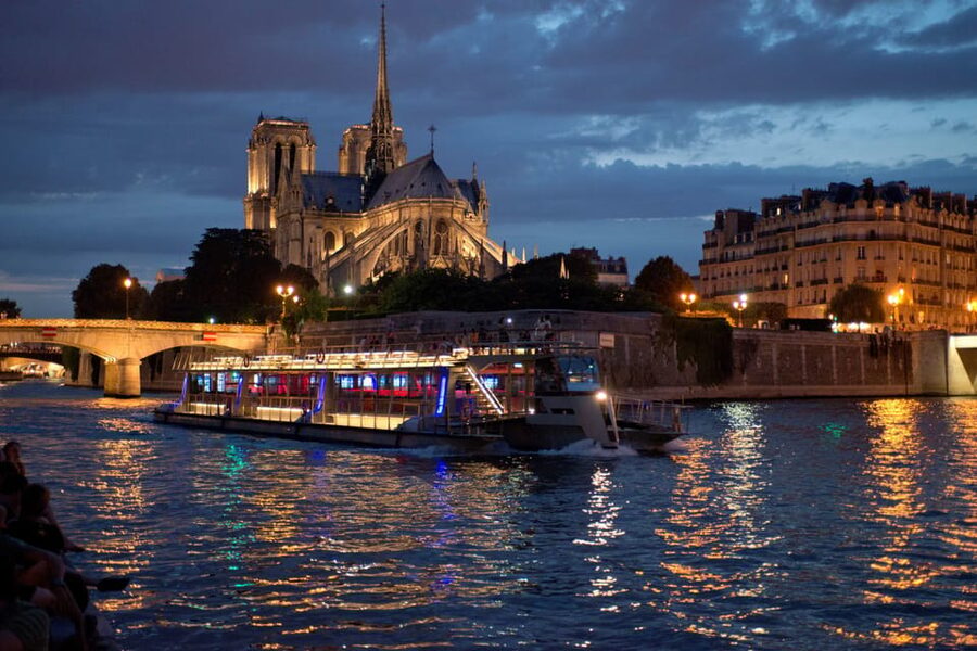 Paris: Eiffel Tower Dinner Cruise with a Moulin Rouge Show - Eiffel Tower views without making a full day of it