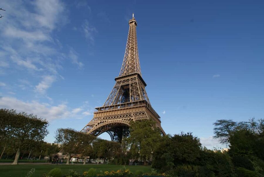 Paris: Eiffel Tower Elevator 2nd Level and Summit Access - Who will enjoy this Eiffel Tower visit?