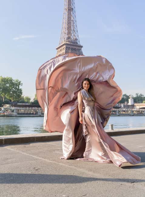 Paris: Eiffel Tower Flying-Dress Photoshoot jonadress - Key points to know before you book