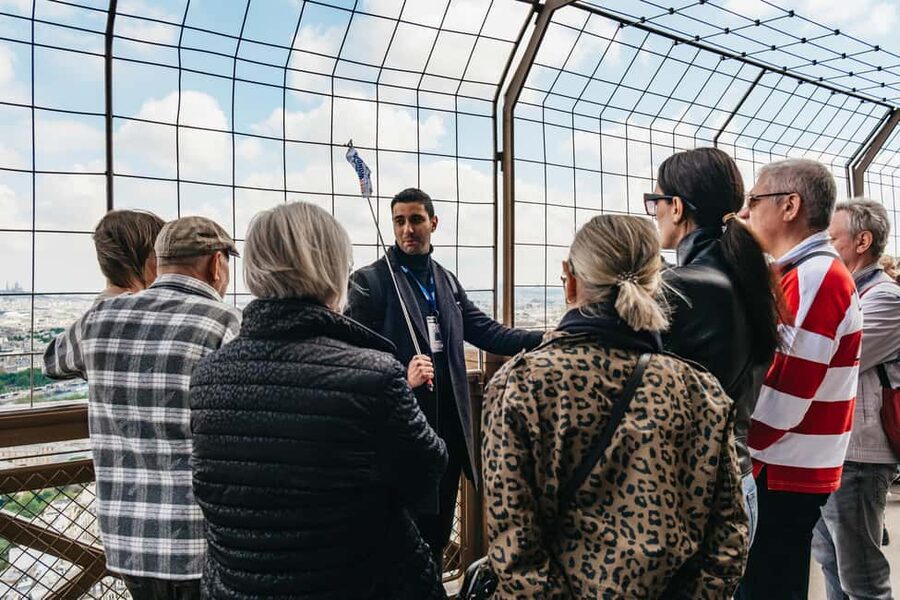 Paris: Eiffel Tower Fully Guided Tour with Summit Option - Why a Guided Eiffel Tower Visit Helps