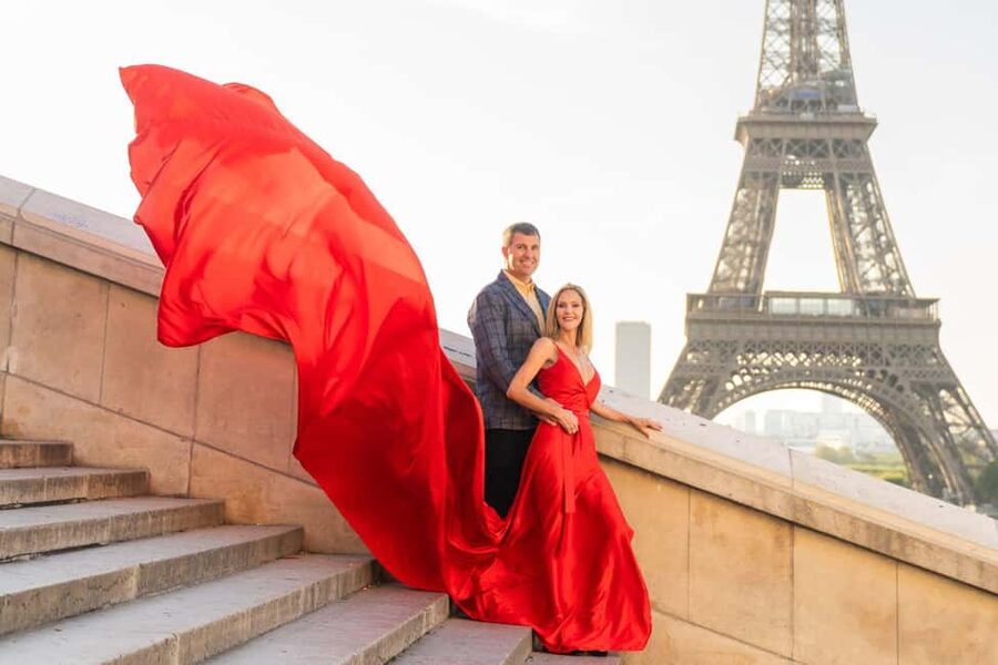 Paris: Eiffel Tower Glamor Photoshoot with Dress Options - Why Bir Hakeim Bridge is the right starting point