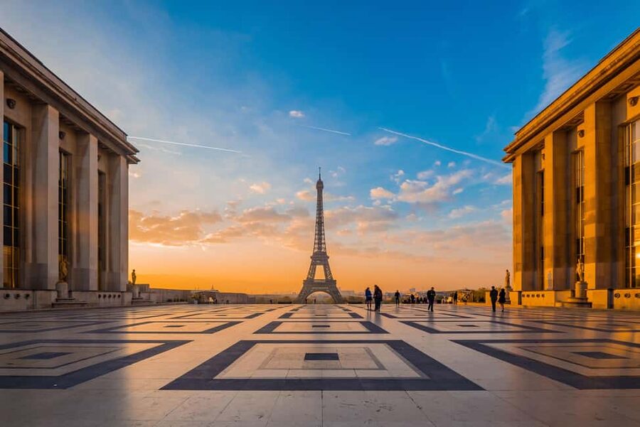 Paris: Eiffel Tower Guided Tour|Summit & second floor access - The Elevator Ride to the Second Floor