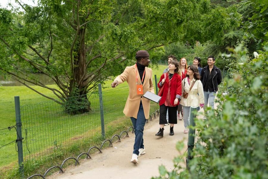 Paris: Eiffel Tower Guided Tour with Summit Access - The second floor gives you the best city orientation