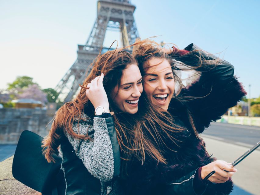 Paris: Eiffel Tower Hosted Tour, Seine Cruise and City Tour - A smart first look at Paris in three different ways