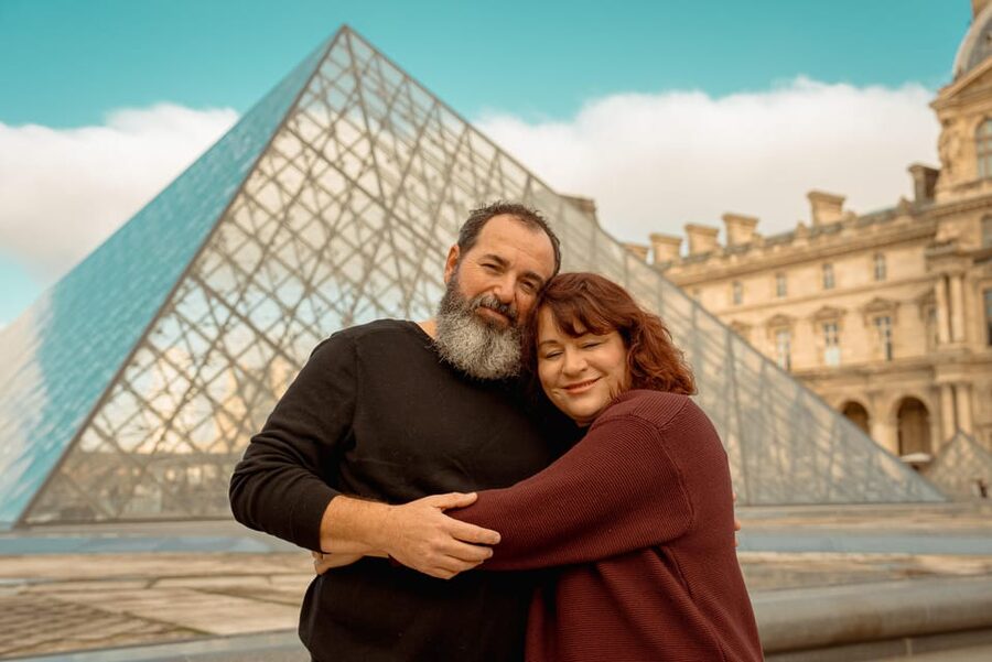 Paris: Eiffel Tower & Louvre Private Photoshoot - Who gets the best value from this experience
