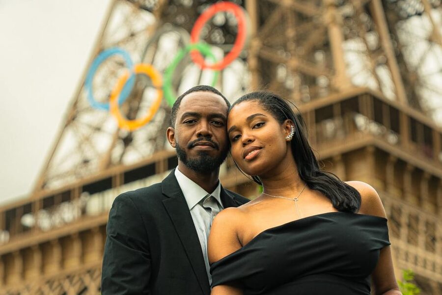Paris: Eiffel Tower & Louvre Private Photoshoot - The short session at the Eiffel Tower