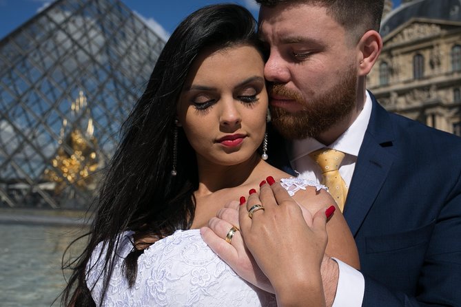 Paris Eiffel Tower Photoshoot Professional Photographer Private - Is $212.09 good value for your group?