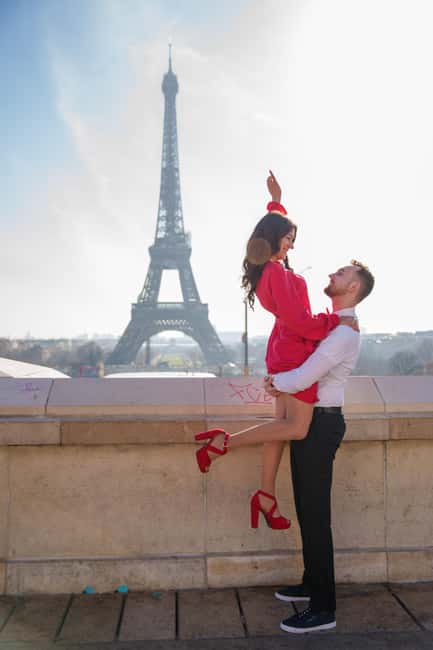 Paris: Eiffel Tower Photoshoot with a Professional - Key points to know before you book