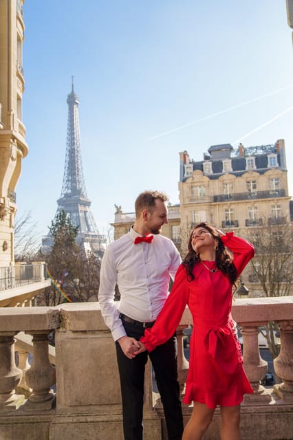 Paris: Eiffel Tower Photoshoot with a Professional - The Eiffel Tower backdrops and changing angles