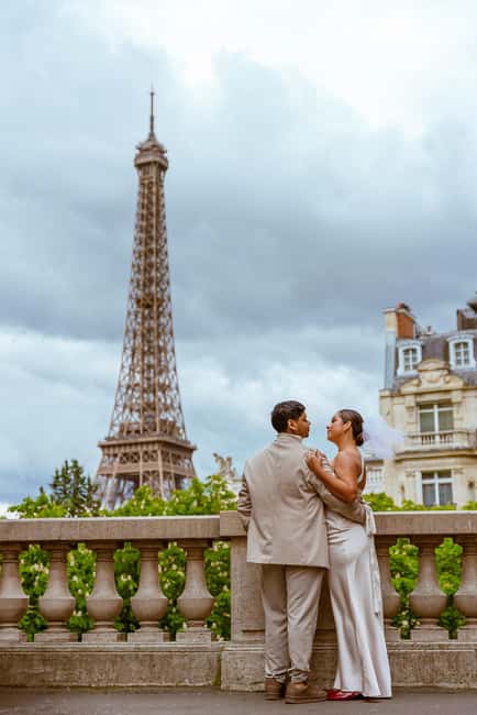 Paris: Eiffel Tower Street Photoshoot - Meeting Renato at Chaillot National Theater