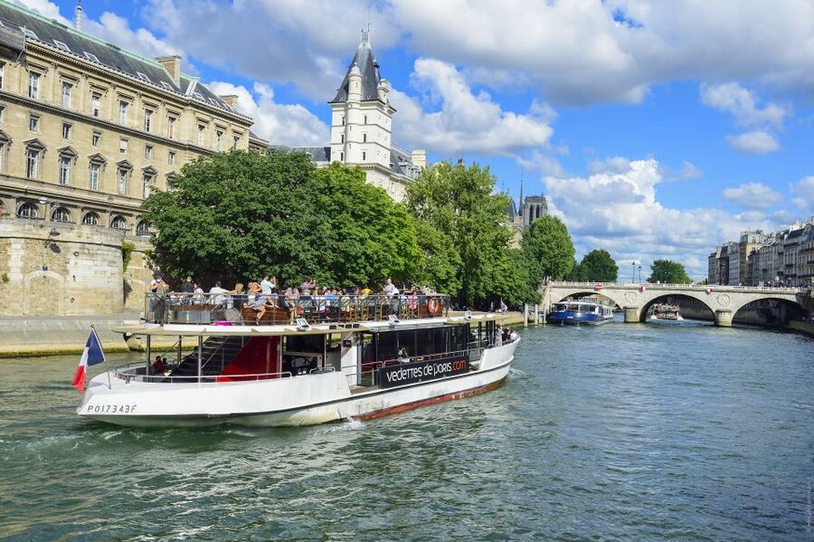 Paris: Eiffel Tower Tour & Seine River Cruise Tour - What the 135-minute format really gives you