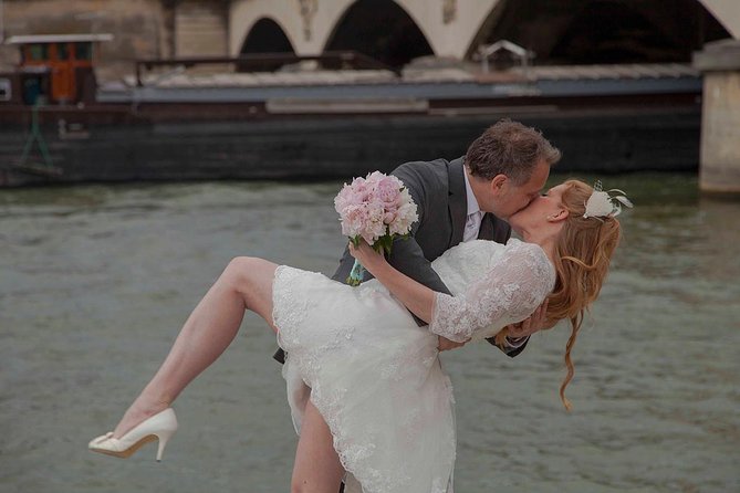 Paris Eiffel Tower Wedding Vows Renewal Ceremony with Photo Shoot - Pont de Bir-Hakeim and its dramatic lines