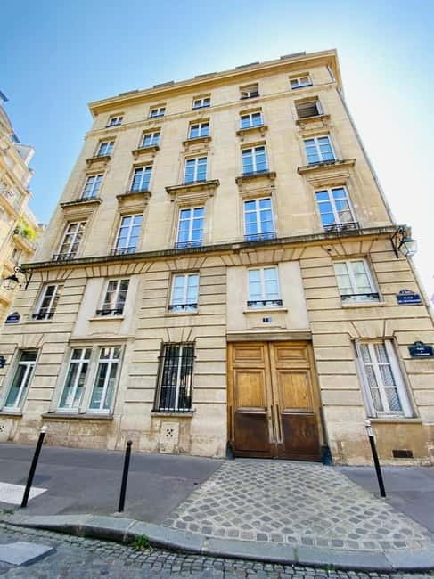 Paris: Emily Filming Locations Walking Tour - Starting near the Pantheon