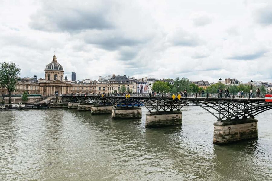 Paris: Emily TV Show Locations Guided Walking Tour - Why this Emily in Paris walk works