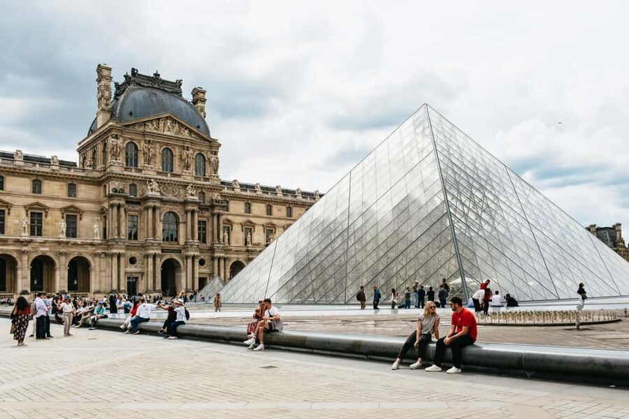 Paris: Emily TV Show Locations Guided Walking Tour - Place de l’Estrapade: start outside Emily’s home