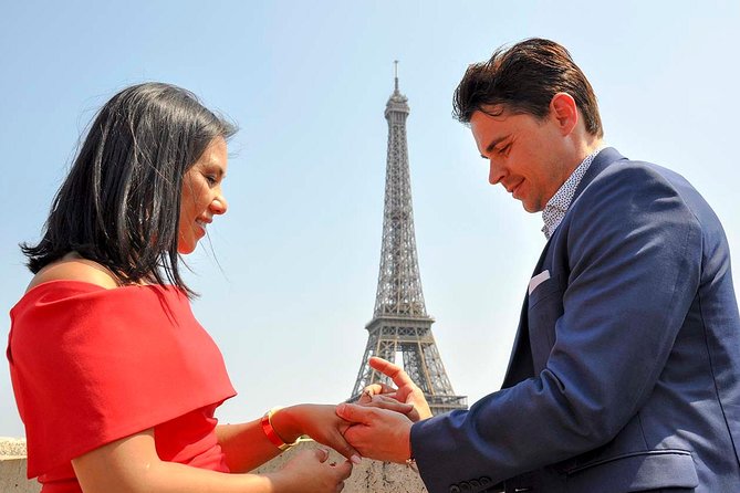 Paris Engagement Proposal Private Walking Tour with Professional Photographer - Why a private proposal walk works in Paris