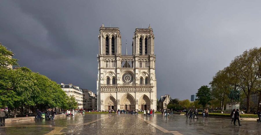 Paris: Eternal Notre-Dame VR Experience Ticket - Seeing architecture that a normal visit misses