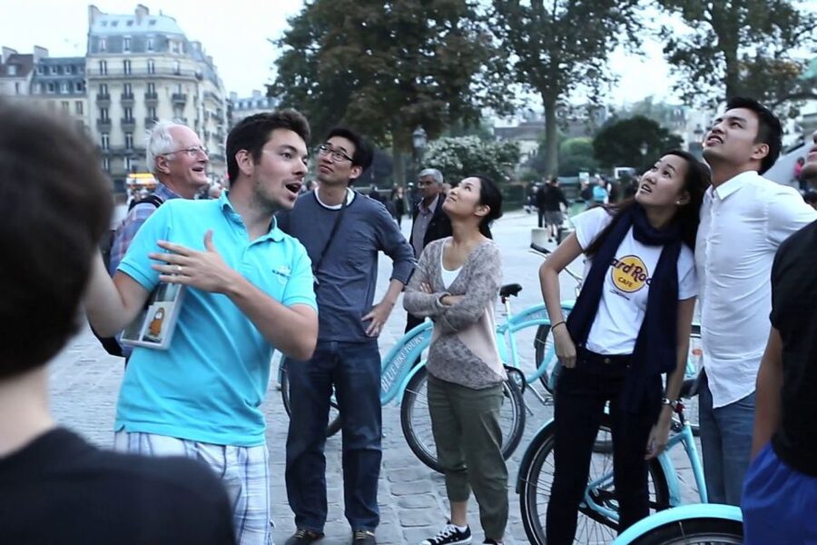 Paris: Evening Bike and Boat Tour - The one-hour Seine cruise