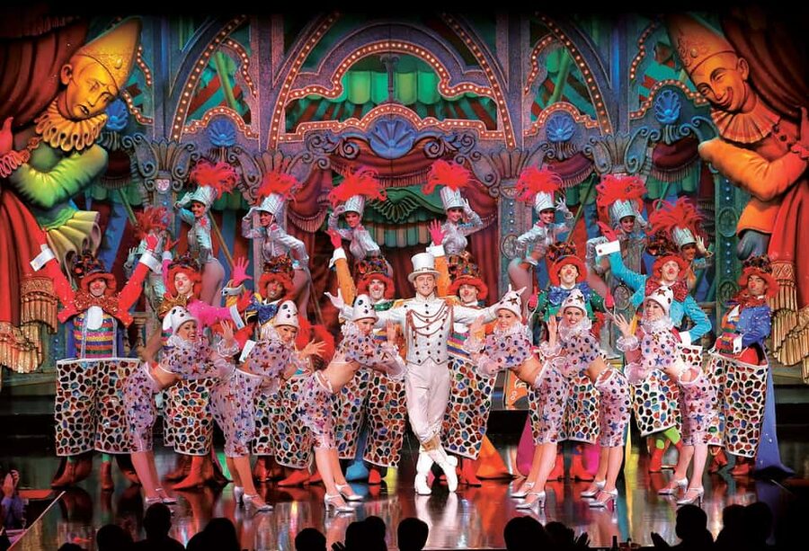 Paris: Evening Sightseeing Tour and Moulin Rouge Show - Key points to know before booking