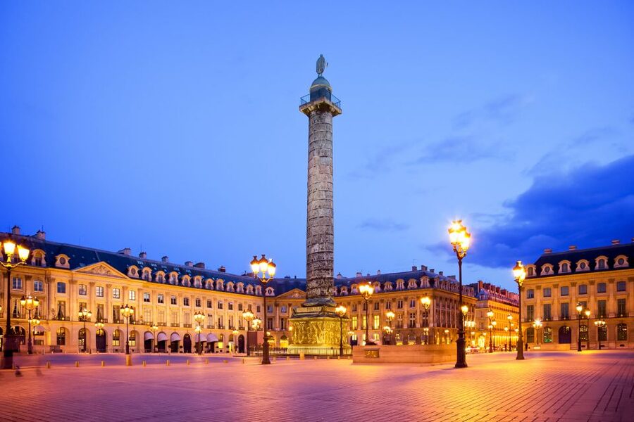 Paris: Evening Sightseeing Tour and Moulin Rouge Show - Féérie, Champagne, and the famous Doris Girls