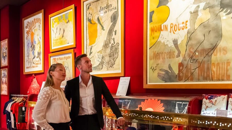Paris: Evening Sightseeing Tour and Moulin Rouge Show - Who will enjoy this evening most?