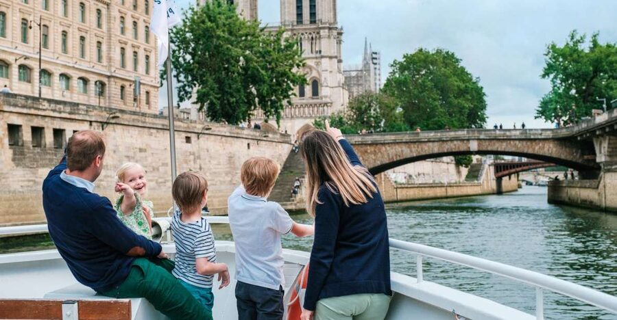 Paris: Family-Friendly River Seine Guided Cruise - Following the Seine for one hour