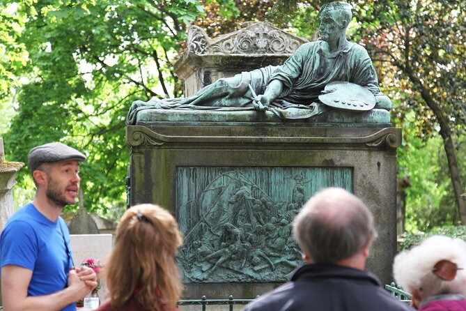 Paris: Famous Graves of Pere Lachaise Cemetery Guided Tour - Key points to know before booking