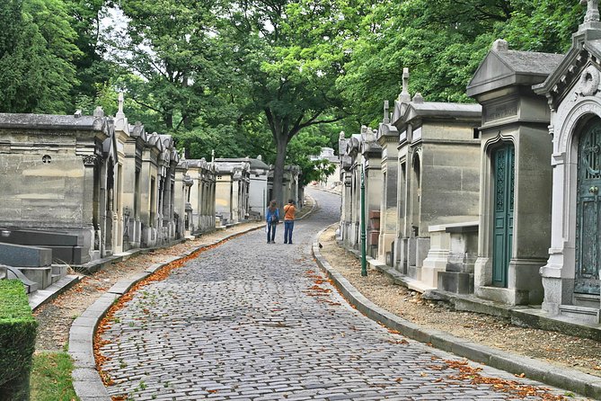 Paris: Famous Graves of Pere Lachaise Cemetery Guided Tour - Meeting at Alexandre Dumas Metro