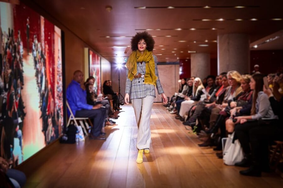 Paris: Fashion Show at Galeries Lafayette Haussmann - How to fit the show into a Paris day