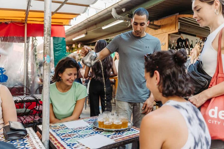 Paris: Food and Wine Tasting Walking Tour in Le Marais - Jewish Paris and a warm pastrami sandwich