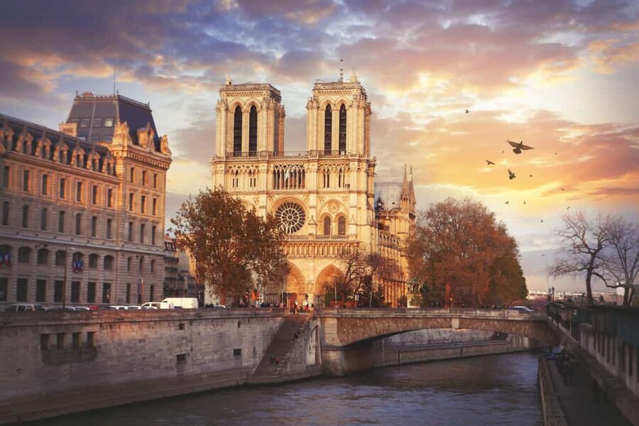 Paris for first-timers – from Notre-Dame to the Louvre - Key points at a glance