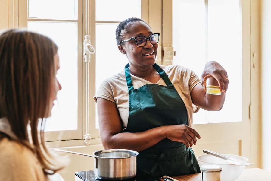 Paris: French Macaron Culinary Class with a Chef - A box to share after class