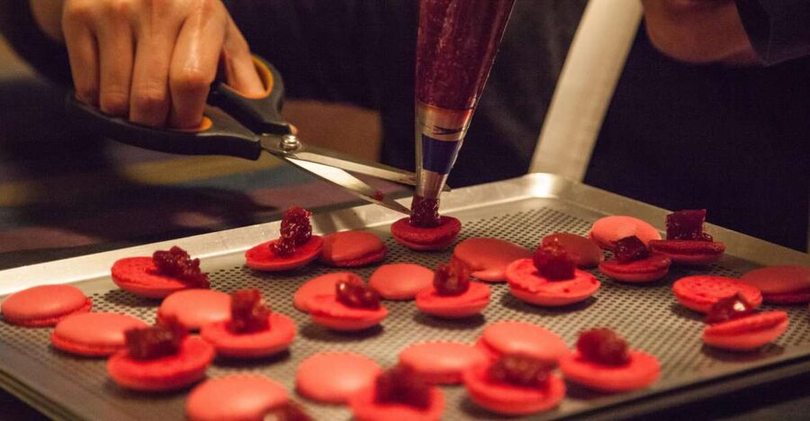 Paris: French Macarons Baking Class with a Parisian Chef - A small group with room to participate