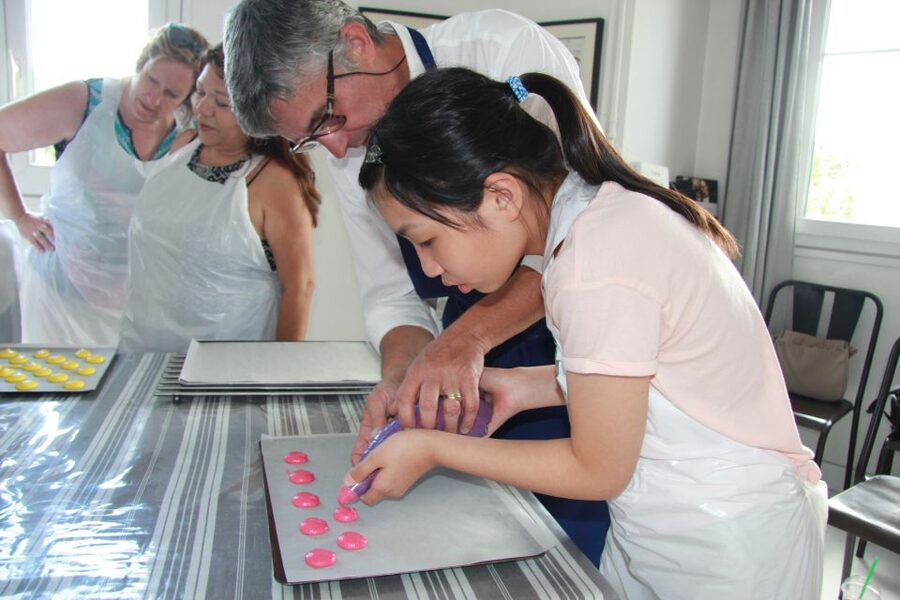 Paris: French Macarons Baking Class with a Parisian Chef - The teaching style and the Parisian setting
