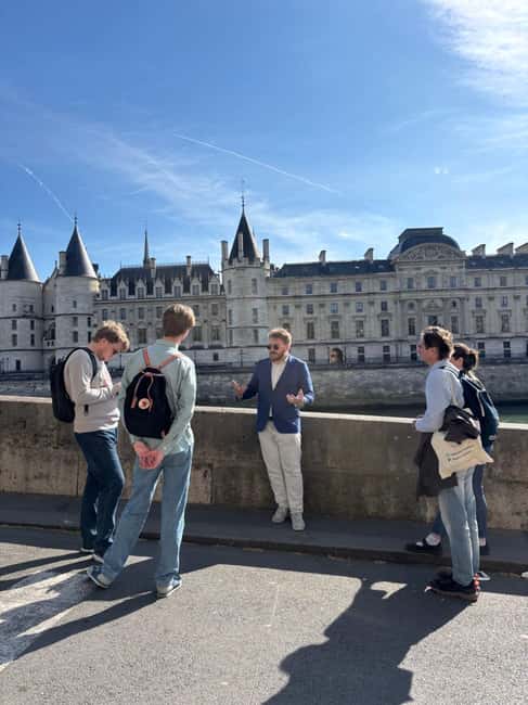 Paris: French Monarchy Intrigues Walking Tour - Who should take this Paris monarchy tour?