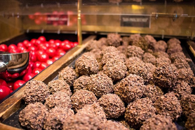 Paris French Sweets Tasting Tour with Pastries and Chocolates - What This Paris Sweets Tour Really Is