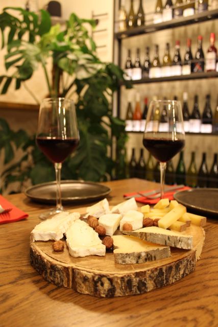 Paris: French Wine and Cheese Guided Tasting - The opening lesson: French wine by place and climate