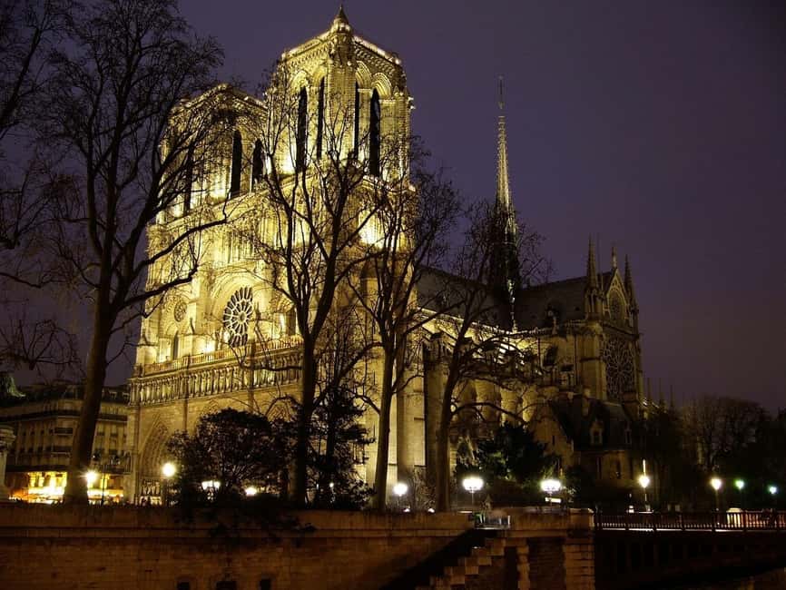 Paris: Ghosts and Dark Stories Guided Walking Tour - A ghost walk through the oldest Paris
