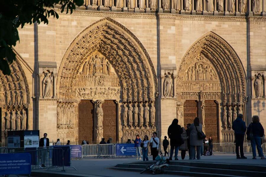 Paris: Ghosts and Dark Stories Guided Walking Tour - The Conciergerie and the ghosts of revolution